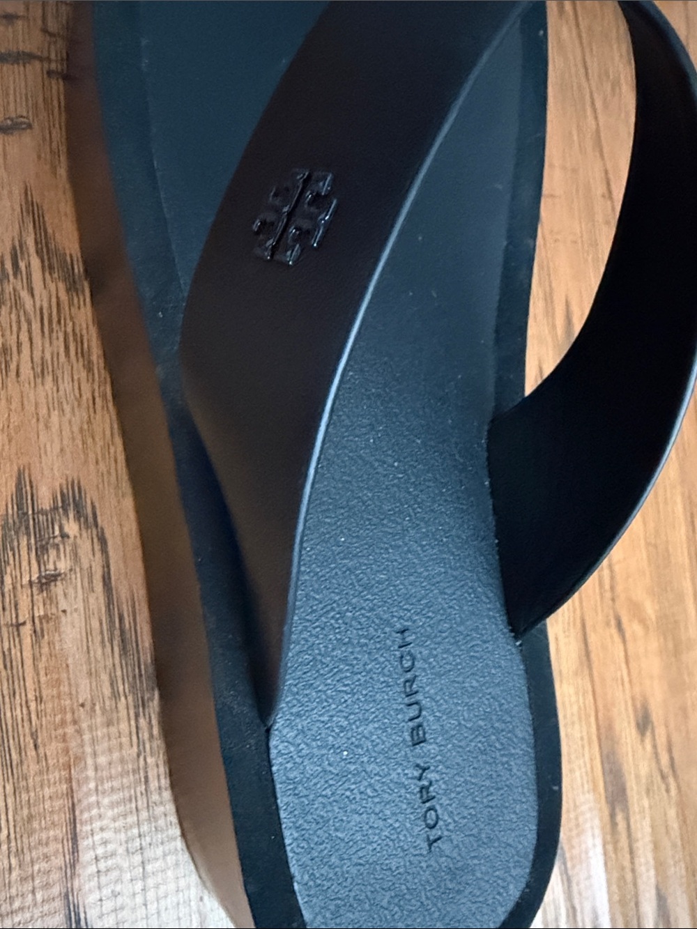 Tory Burch Black Leather Flip Flop Sandals Size 8 - Picture 3 of 6